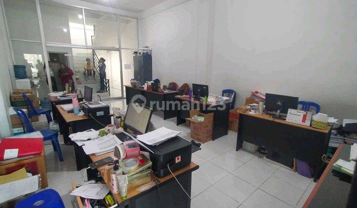 Ruko 3 lantai di nol Jalan Raya Kedung Cowek. SHM. Cocok untuk kantor, bank, gudang, ekspedisi, Klinik 2