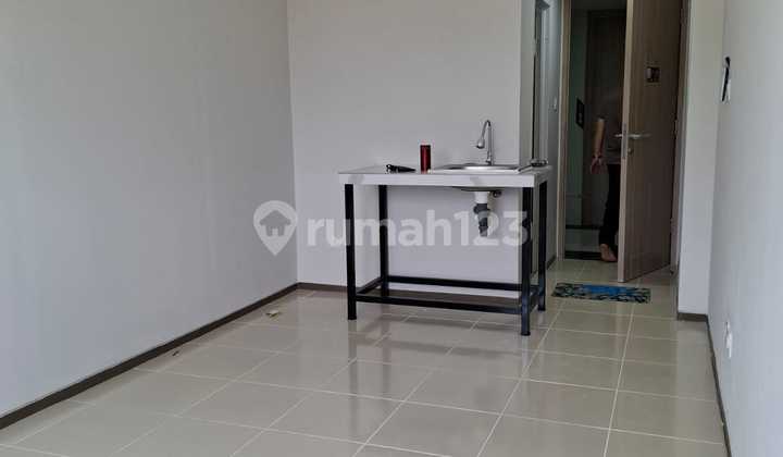 Serious sale of Meikarta Apartment, ground floor studio unit.