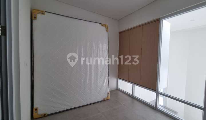 Selling Beautiful Price Myza BSD House Fully Furnished Bonus AC and Refrigerator 2