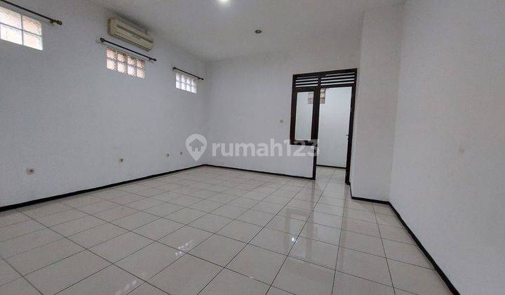 Rumah Semi Furnish 3 Lantai di Gunung Batu , Pasteur 2