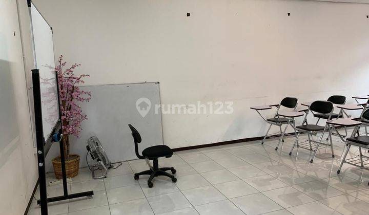 Ruang Usaha Terawat di Sayap Dago Cocok Untuk Kantor , Tempat Les 2