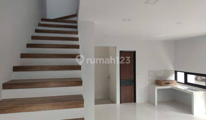 Rumah Dijual Baru Bonus Kitchen Set di Tengah Kota Bandung 2