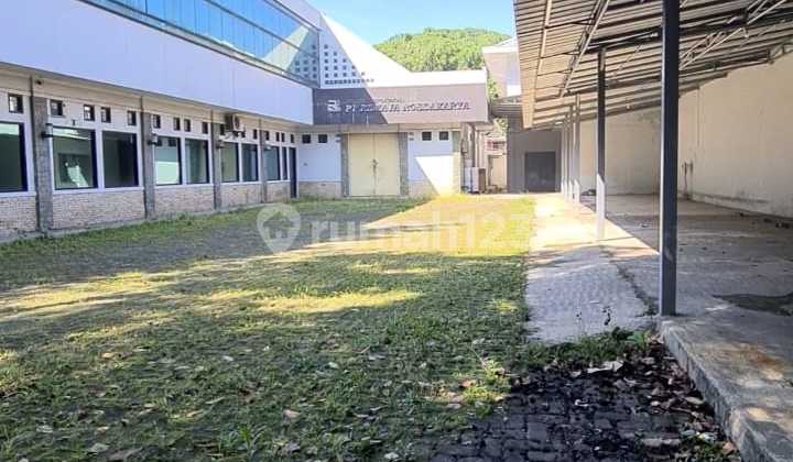 Ruang Usaha Dan Kantor Dijual Luas di Jl Ciateul , Bandung Kota