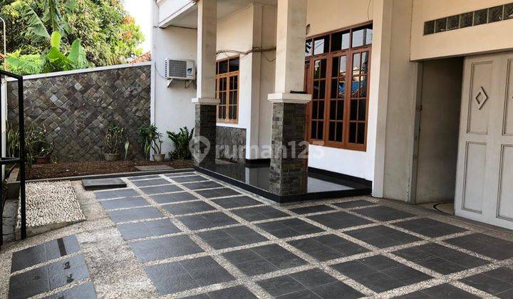 Rumah Dijual Tengah Kota 2 Lantai di Jl Natawijaya , Bandung 2