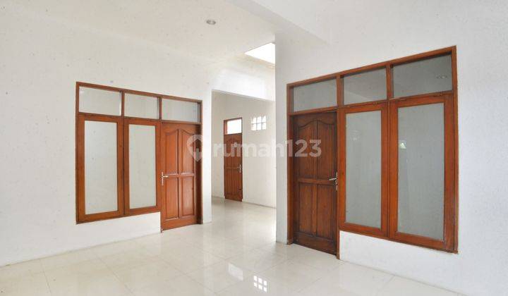 Rumah Dijual 2 lantai  Terawat  di Mainroad Jl Terusan Jakarta  Antapani Bandung  1