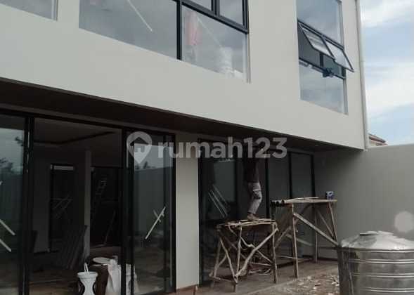 New House for Sale with Swimming Pool in Setiabudi Regency, Bandung 2