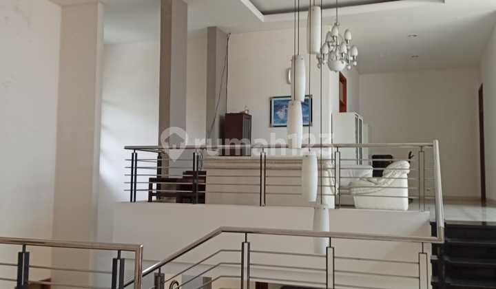Rumah Disewa Furnished Siap Huni di Komp Setra Duta, Bandung 11 2