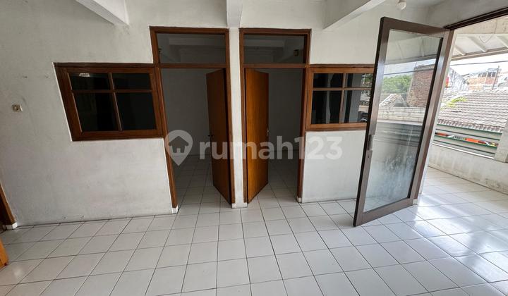 Rumah Dijual 2,5 Lantai di Area Cipamokolan , Bandung Rumah Dijual 2,5 Lantai di Area Cipamokolan , Bandung