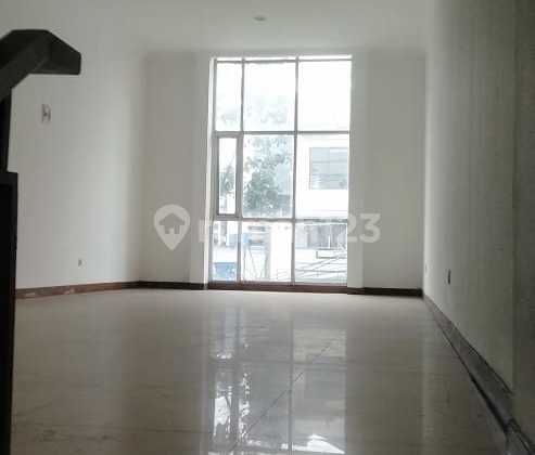 Ruko Disewa Strategis 3 Lantai di Area Kopo Caringin, Bandung 36