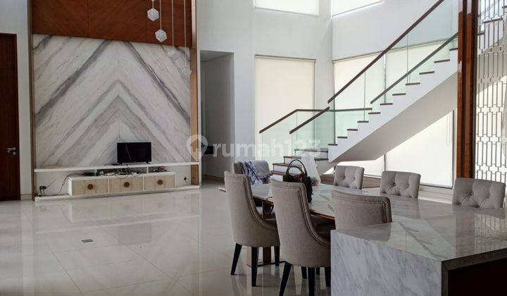 Rumah Dijual Megah Semi Furnish di Area Pondok Hijau , Bandung 1