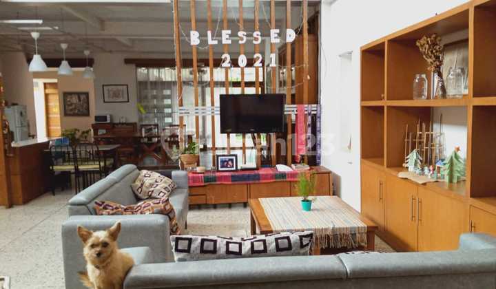 Rumah Disewa Luas dan Nyaman di Jl Setra Sari, Bandung 89