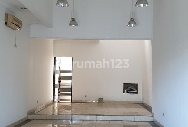 Ruko Disewa Strategis 2 Lantai di Jl Jend Sudirman, Bandung 09