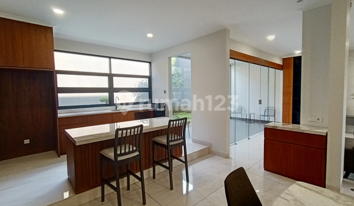 Rumah Dijual Elegan Furnished di Batununggal Molek, Bandung 88 2