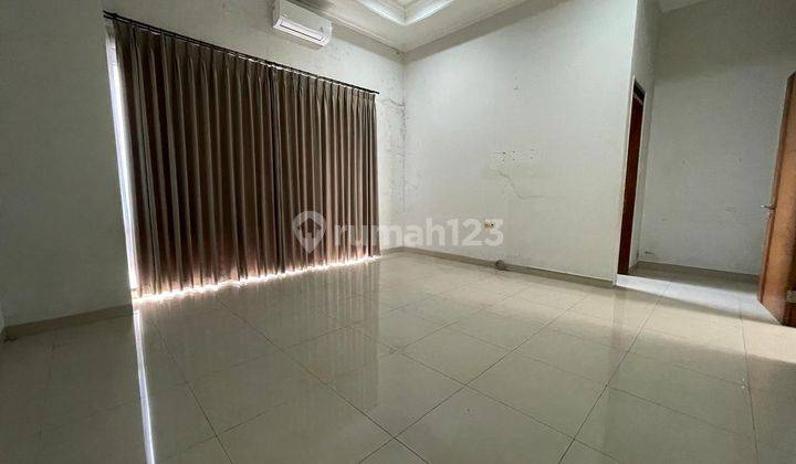 Rumah Dijual Strategis 2 Lantai di Batununggal Indah, Bandung