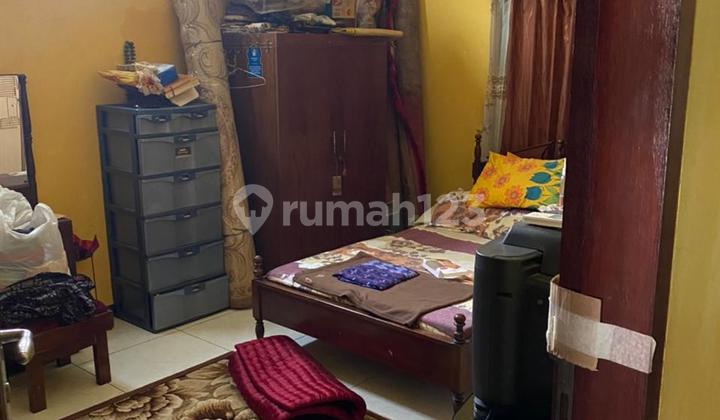 For Sale 1.5-Story House in Senen, Central Jakarta. Land Area 184M2. SHM. Cheap. 2