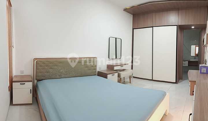 For Sale, Ready-to-Occupy House in North Meruya, Kembangan. Land Area 120M2 2