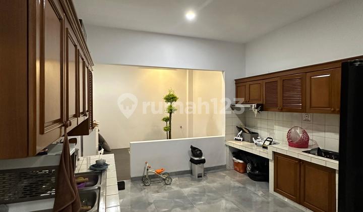 Dijual Rumah + Kostan Mewah Di Jl Veteran. Lt 960m2. Lb 1200m2. 2