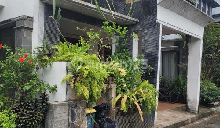 For Sale 2.5-Storey House in Griya Jatimurni Bekasi. Land Area 112. Building Area 158 2