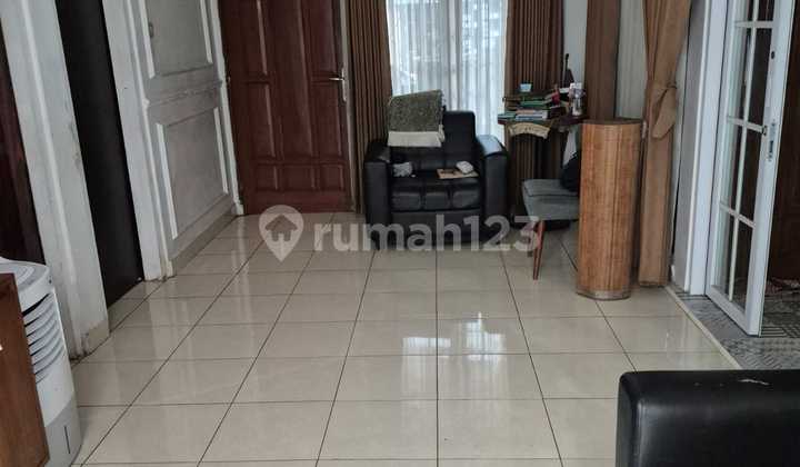 For Sale Three-Story House Ready to Occupy in Pondok Melati, Bekasi. SHM 2