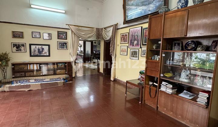 For Rent: Spacious and Lush House on Jl. Sirnagalih Bandung. Minimum 3 years. 2