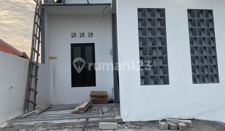 Candi Sidoarjo House Near Densely Populated Main Road 2