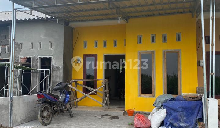 Affordable House Tulangan 7 Meter Wide Road