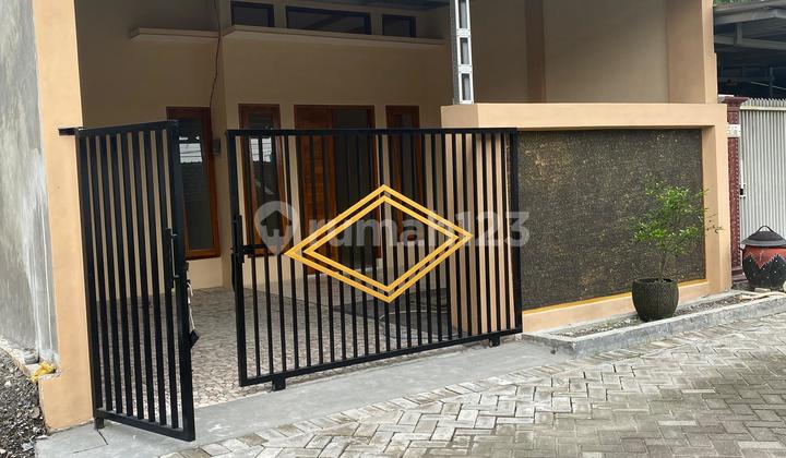 Affordable Ready-to-Occupy House in Driyorejo Gresik, Near Main Road