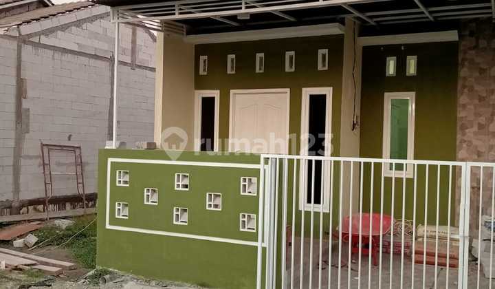 Sukodono Kelopo Sepuluh House Near Main Road 2