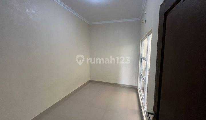 Rumah SHM 2 Lt di Perumahan Dasana Indah Gratis Renov Harga Nego J22198 2