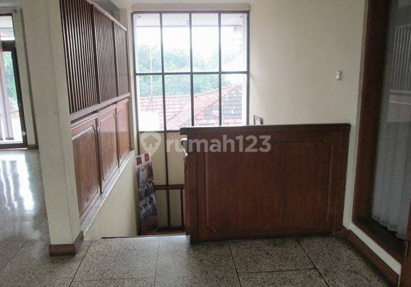 Rumah dijual  2 lantai  10