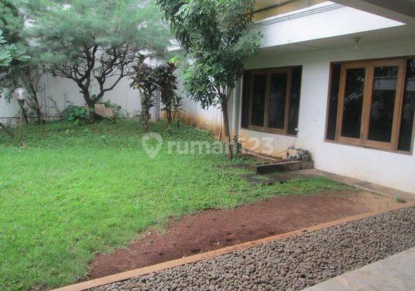 Rumah dijual  2 lantai  11