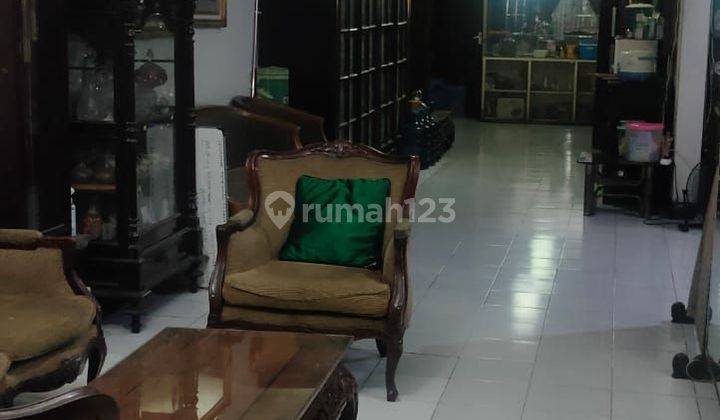 Dijual rumah tengah kota strategis  jalan Erlangga raya pleburan 2