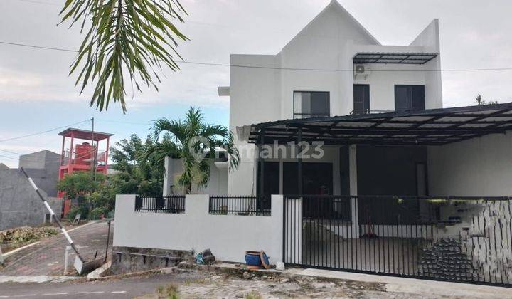 Disewakan rumah modern cantik furnished di Perum Permata Jangli 1