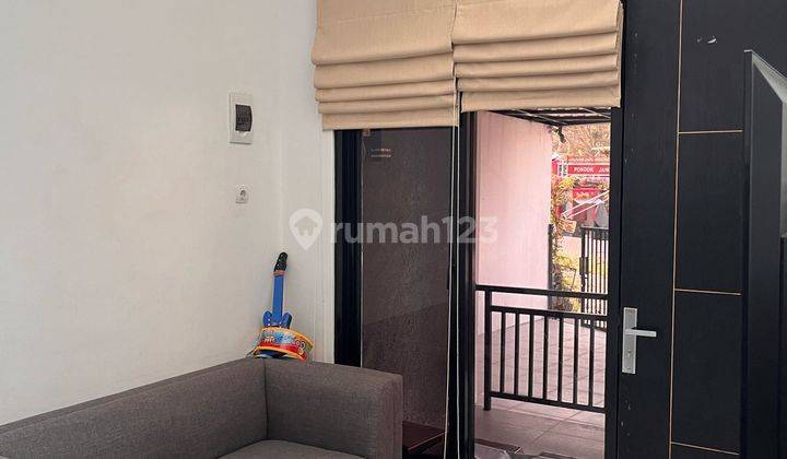 Disewakan rumah modern cantik furnished di Perum Permata Jangli 2