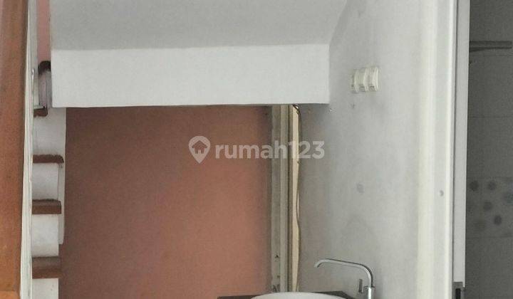 Dijual rumah cantik modern 2 lantai perum. Nirvana Salatiga 2