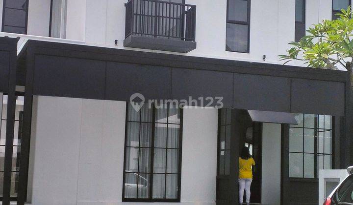 Dijual rumah baru bagus dan mewah furnished adella Citragrand 1