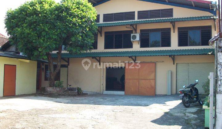 Gudang siap pakai di daerah atas  5