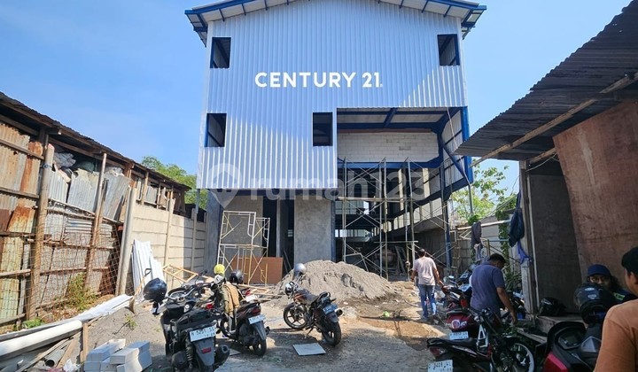 3-STORY WAREHOUSE IN THE UNTUNG SUROPATI AREA, SEMARANG 1