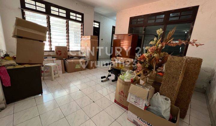 Rumah Tengah Kota Di Jl Kenanga Brumbungan 1