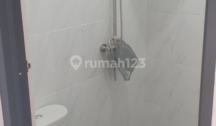 Jual Cepat, Rumah Cantik 2 Lantai Gaya Scandinavian.  2