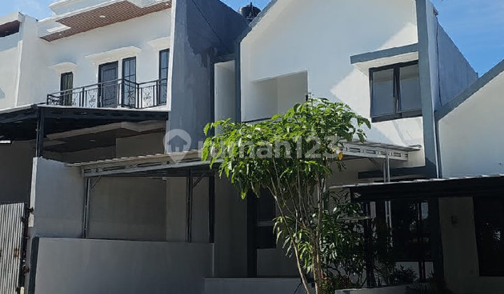 Jual Cepat, Rumah Cantik 2 Lantai Gaya Scandinavian.  1