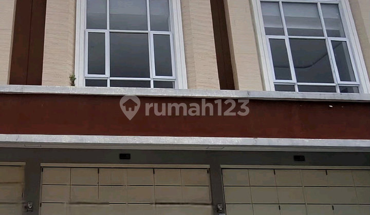 Ruko 3 Lantai. Kondisi Baru, Dekat Pelabuhan Semarang 1