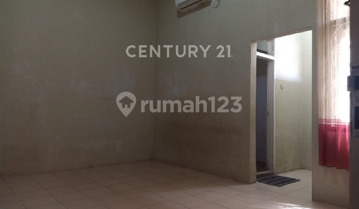 Residential House in a Quiet and Comfortable Environment 2