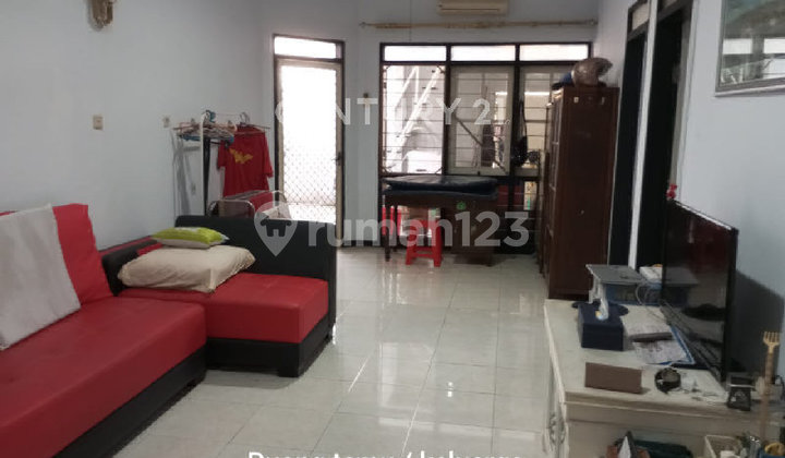 For Sale Nice House Hook Position in Puri Anjasmoro 2