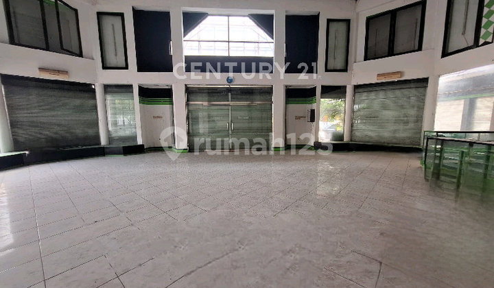 Gedung Kantor di Area Perkantoran Semarang Barat