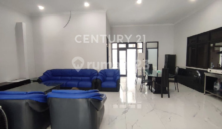 Rumah Tengah Kota Semarang, Dekat Mall, Siap Pakai