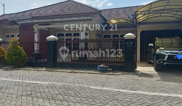 Residential House in a Quiet and Comfortable Environment 1