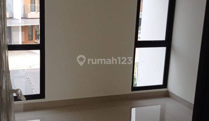 Rumah 2 Lantai Siap Huni di Cluster Lavesh Harapan Indah Bekasi 1