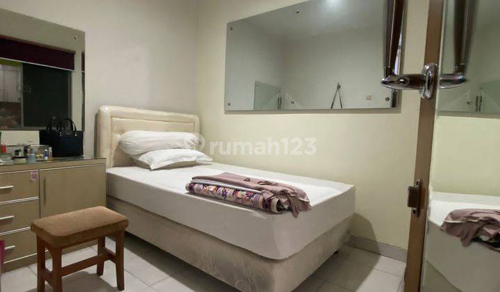 Rumah 2 Lantai Semi Furnished di Emerald Townhouse 2