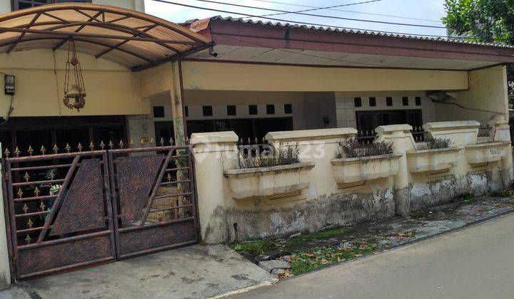 Rumah 2 Lantai Butuh Renovasi Di Komplek Ikpn Veteran 1